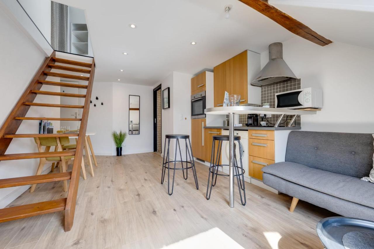 Duplex Vue Montagne - idéalement placé avec sa vue sur les toits Annecy Exterior foto
